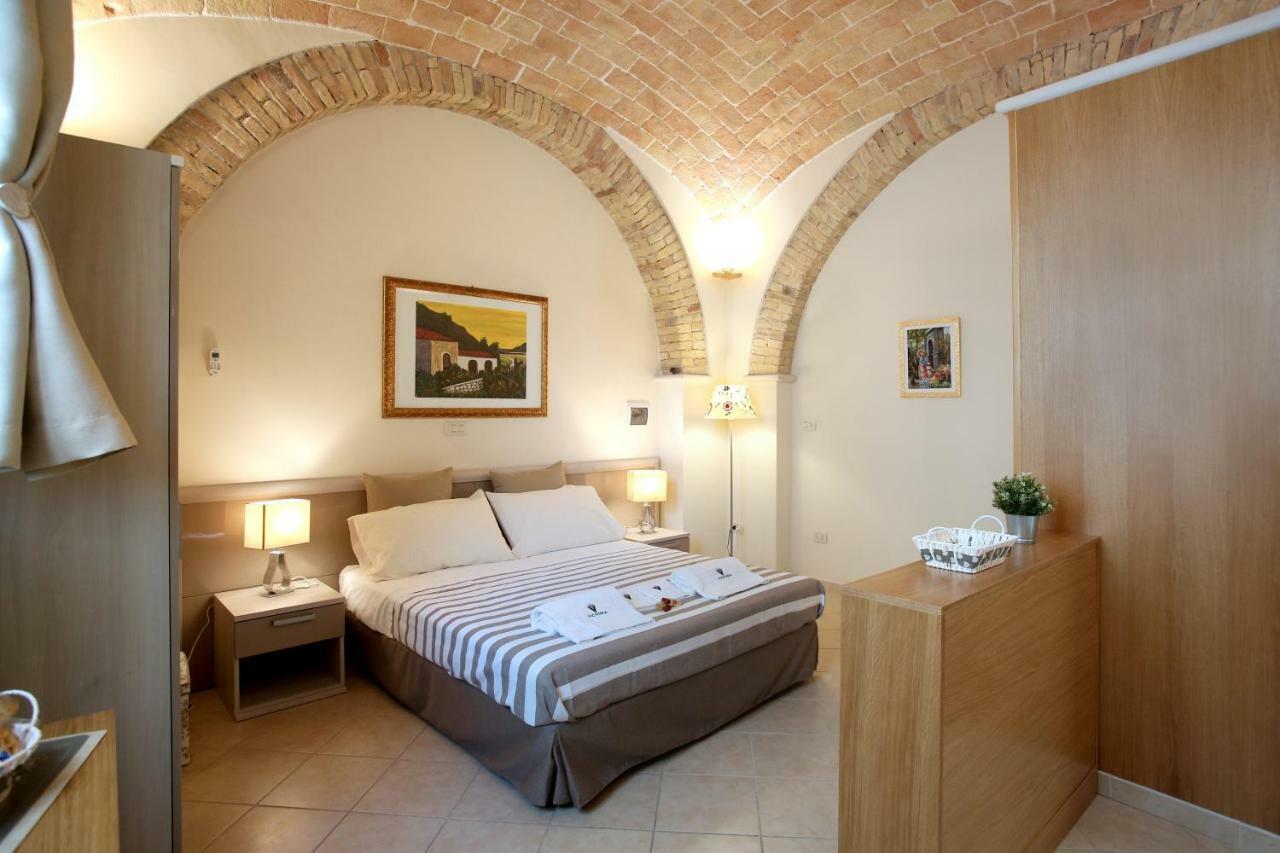 Victoria Royal Apartments & Rooms Termoli Buitenkant foto