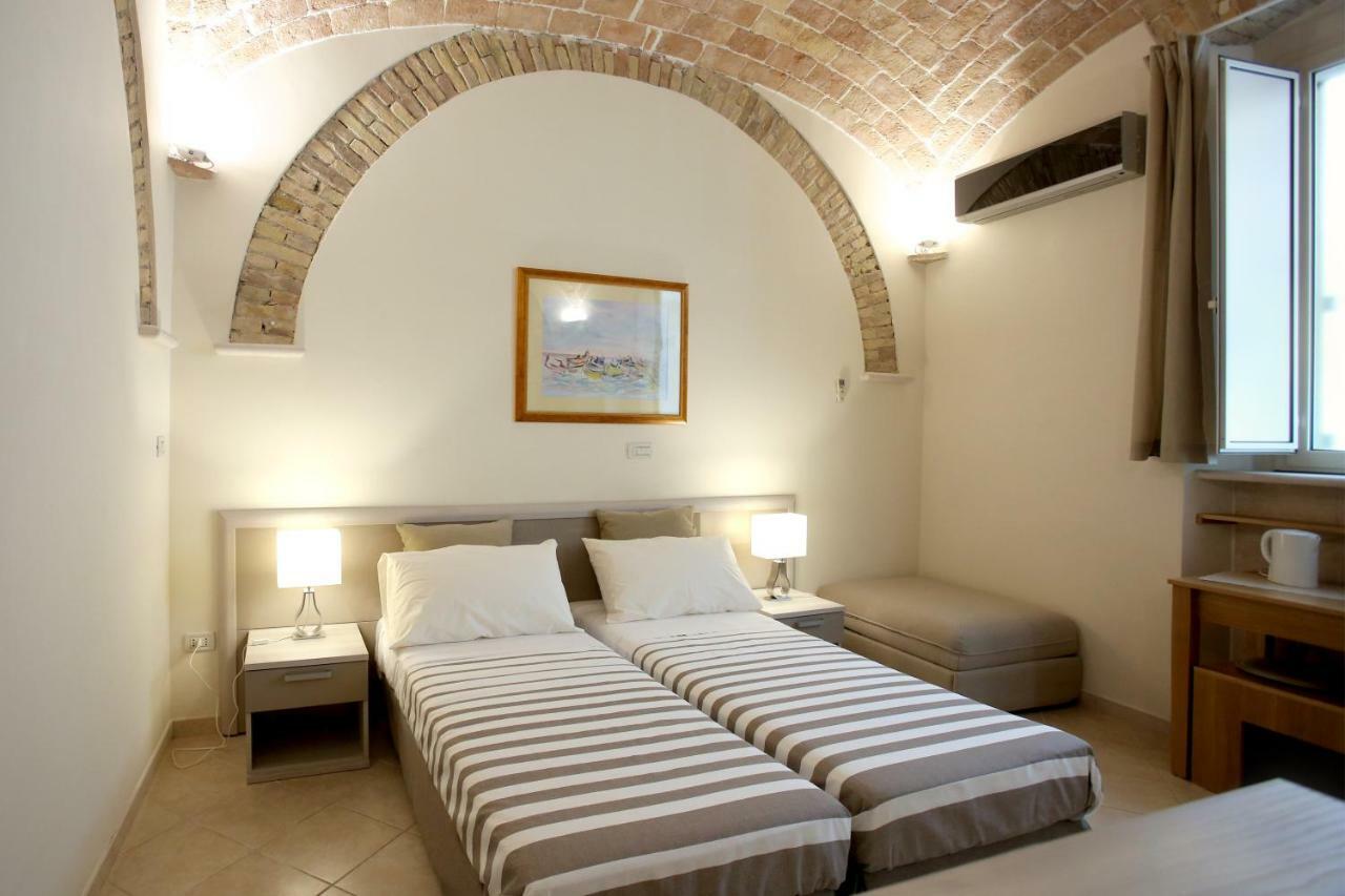 Victoria Royal Apartments & Rooms Termoli Buitenkant foto