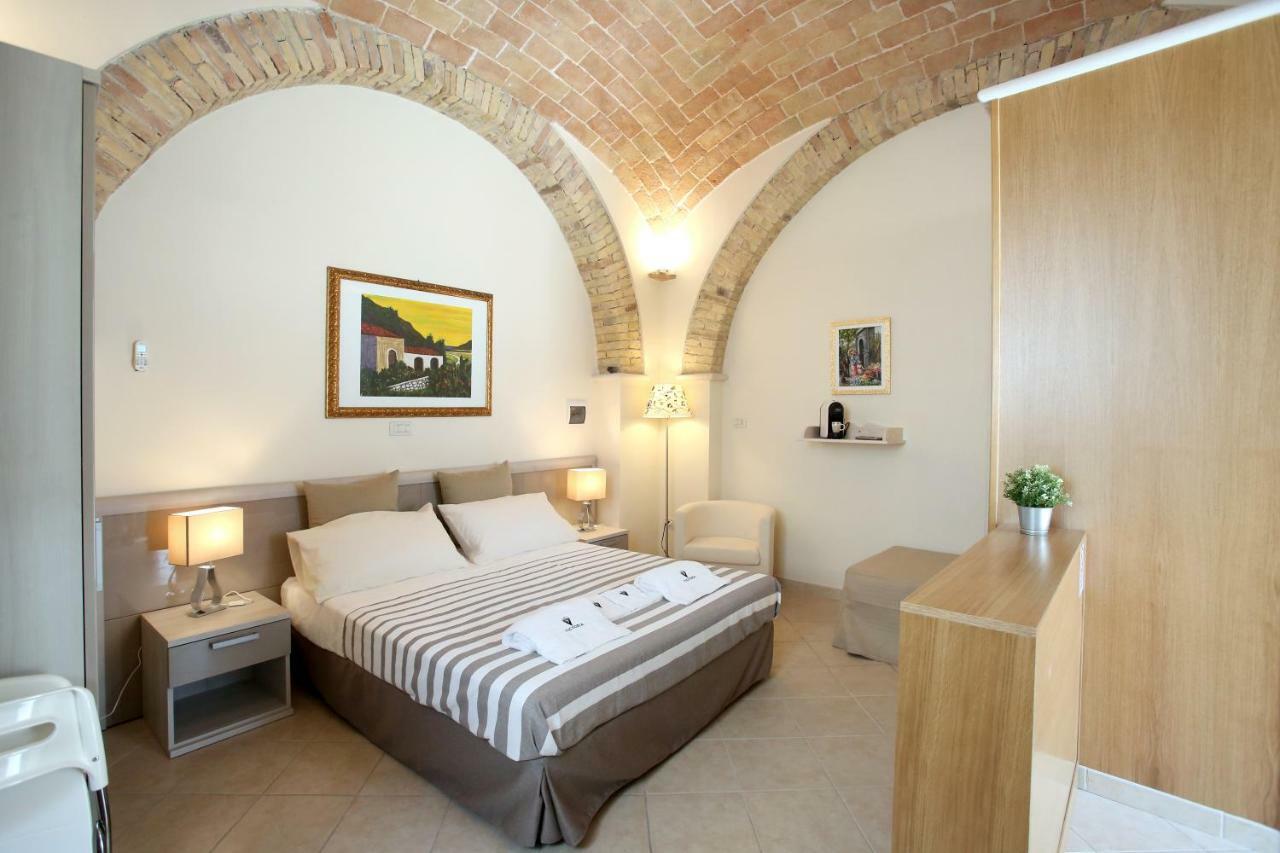 Victoria Royal Apartments & Rooms Termoli Buitenkant foto
